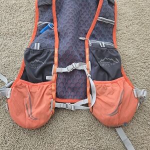Inoxto Outdoor Hydration Vest